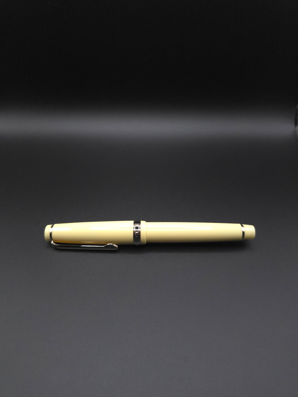 JINHAO 82 )(Pastel Cream)