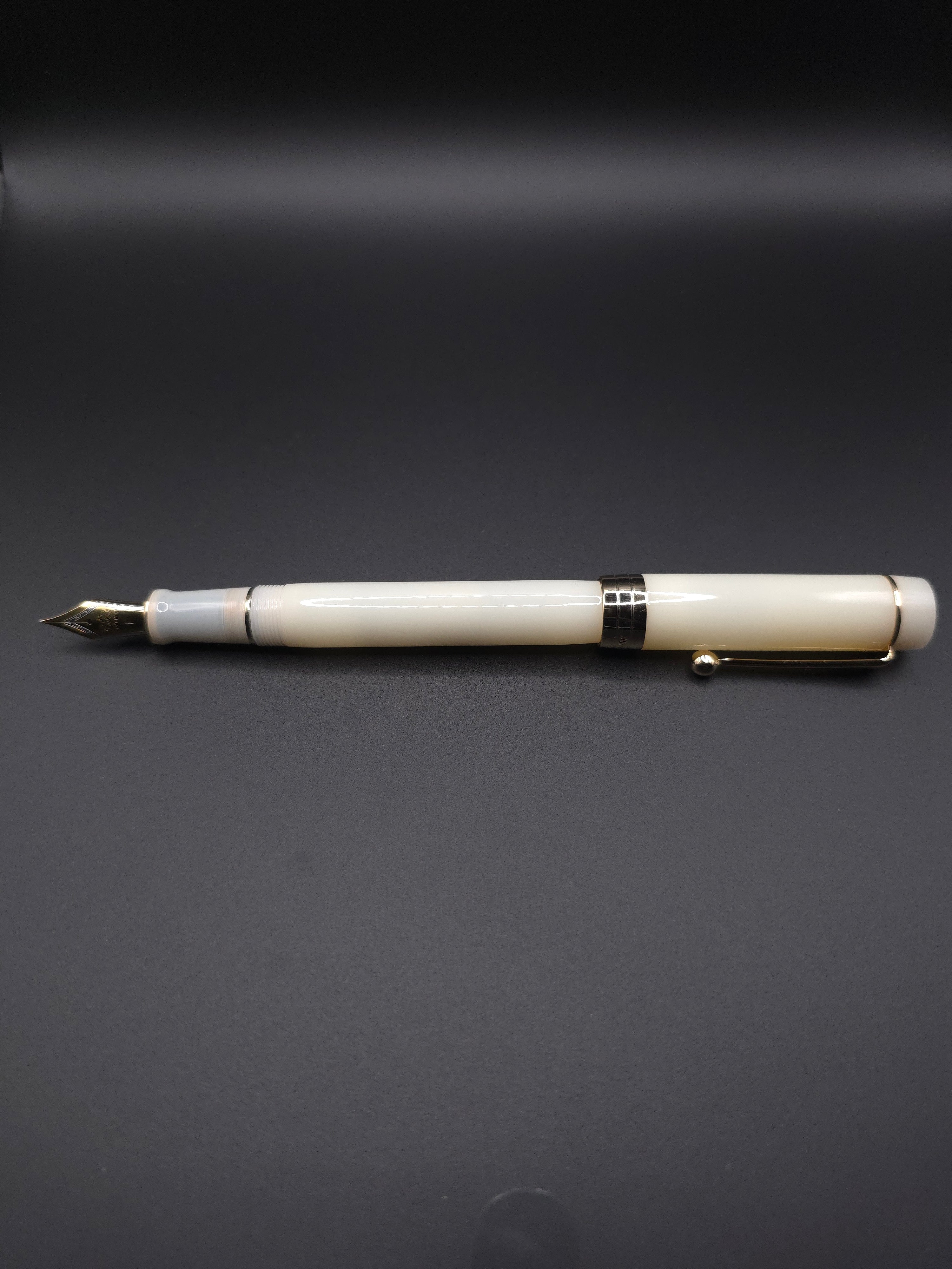 JINHAO 100 (Ivory)