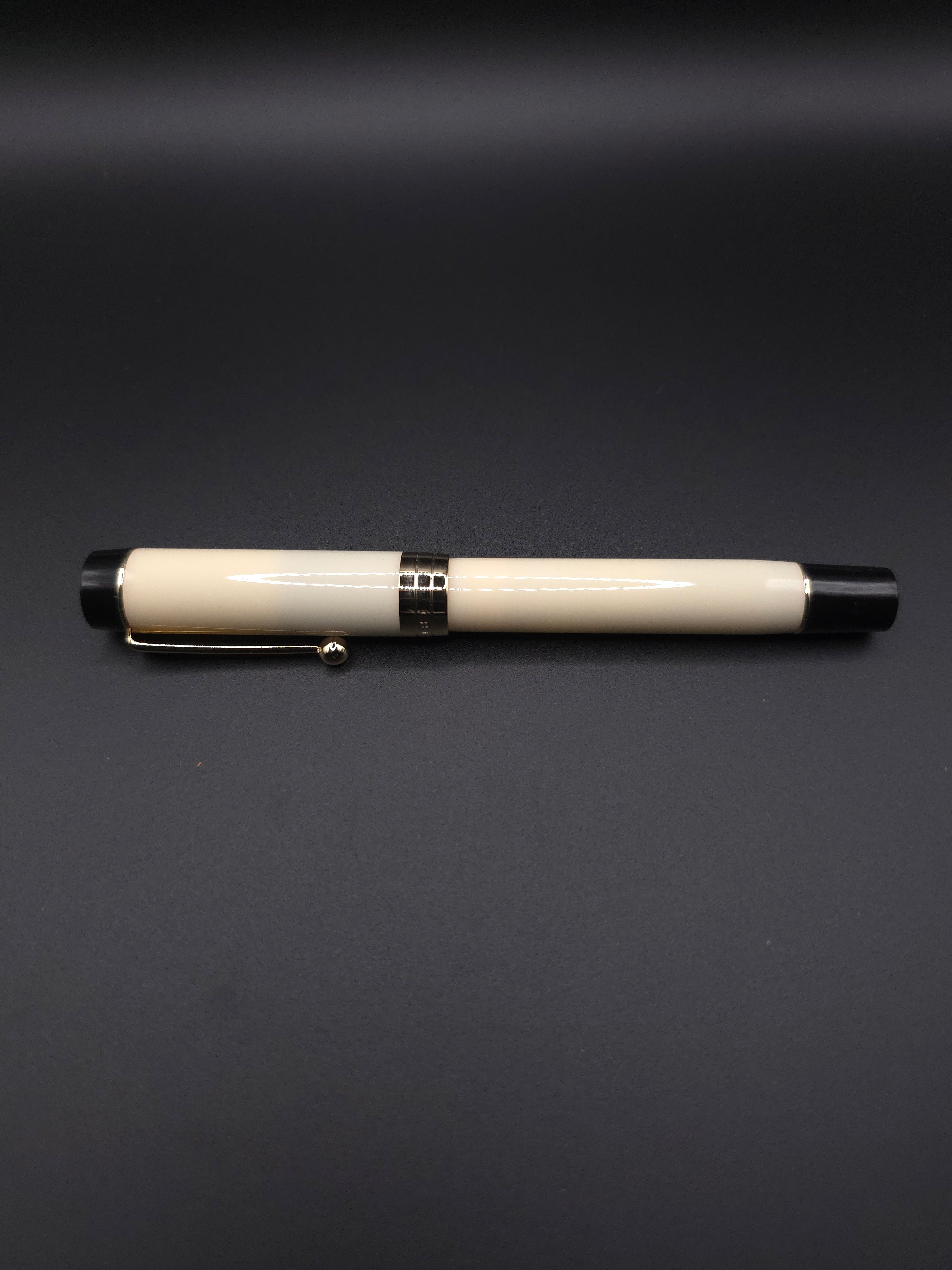 JINHAO 100 (Ivory / Black)