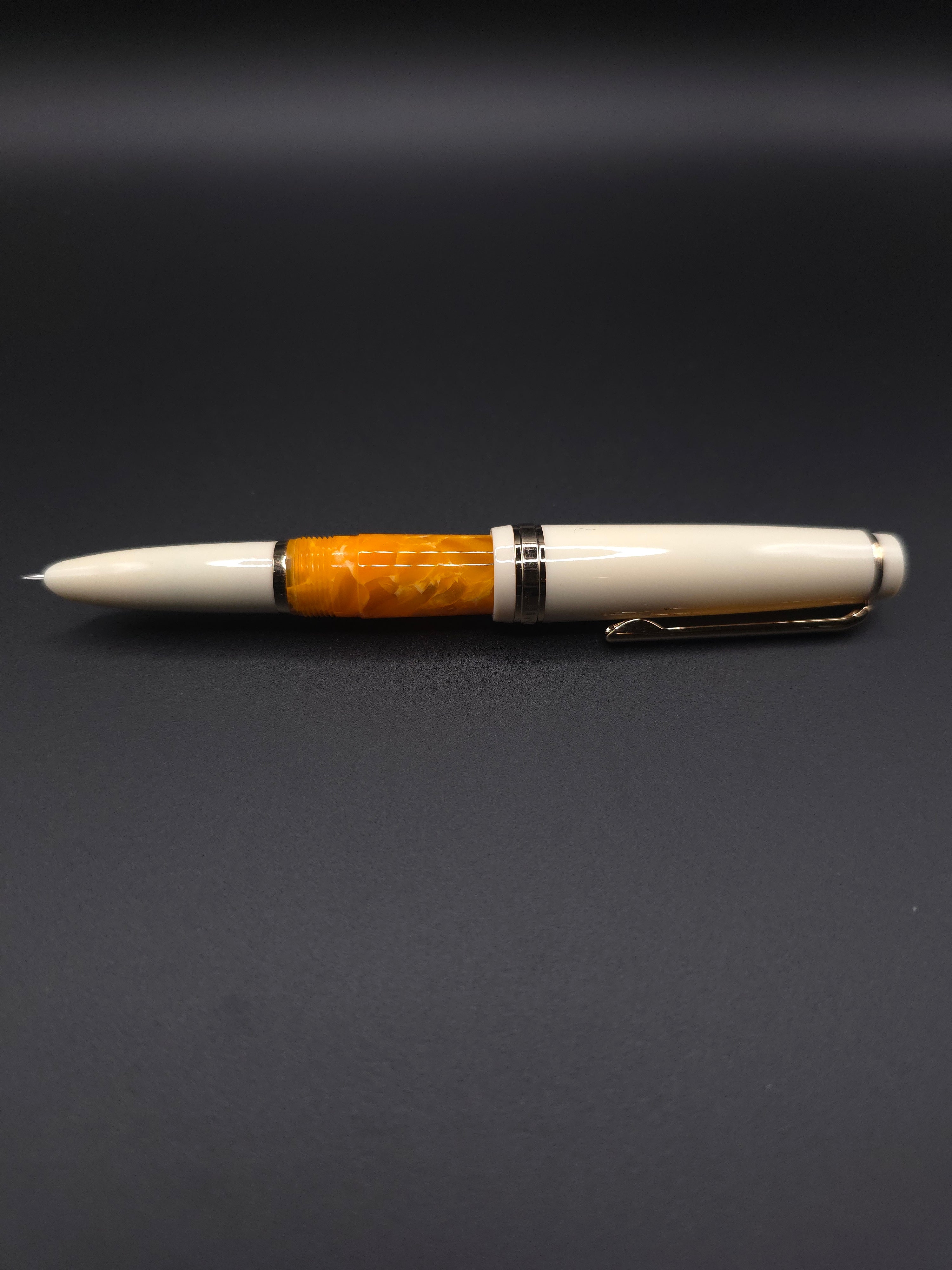 JINHAO 82 Mini (Amber Coast)