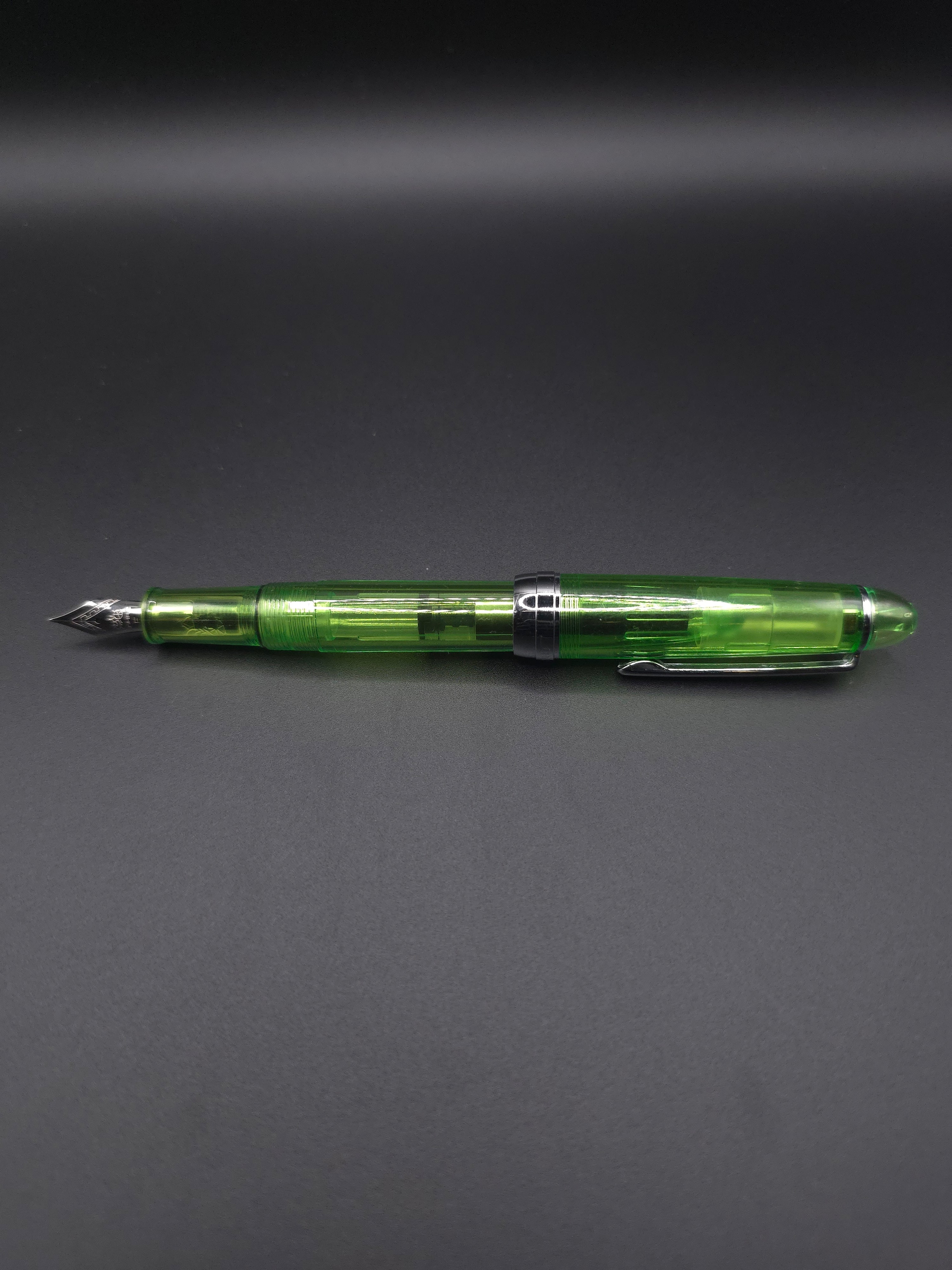 JINHAO 992 (Clear Green)