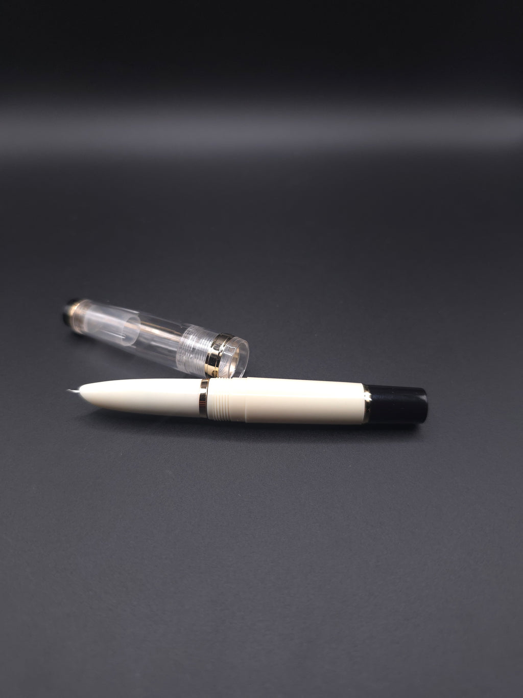 JINHAO 82 Mini (White / Black Clear Top) (extra fine)