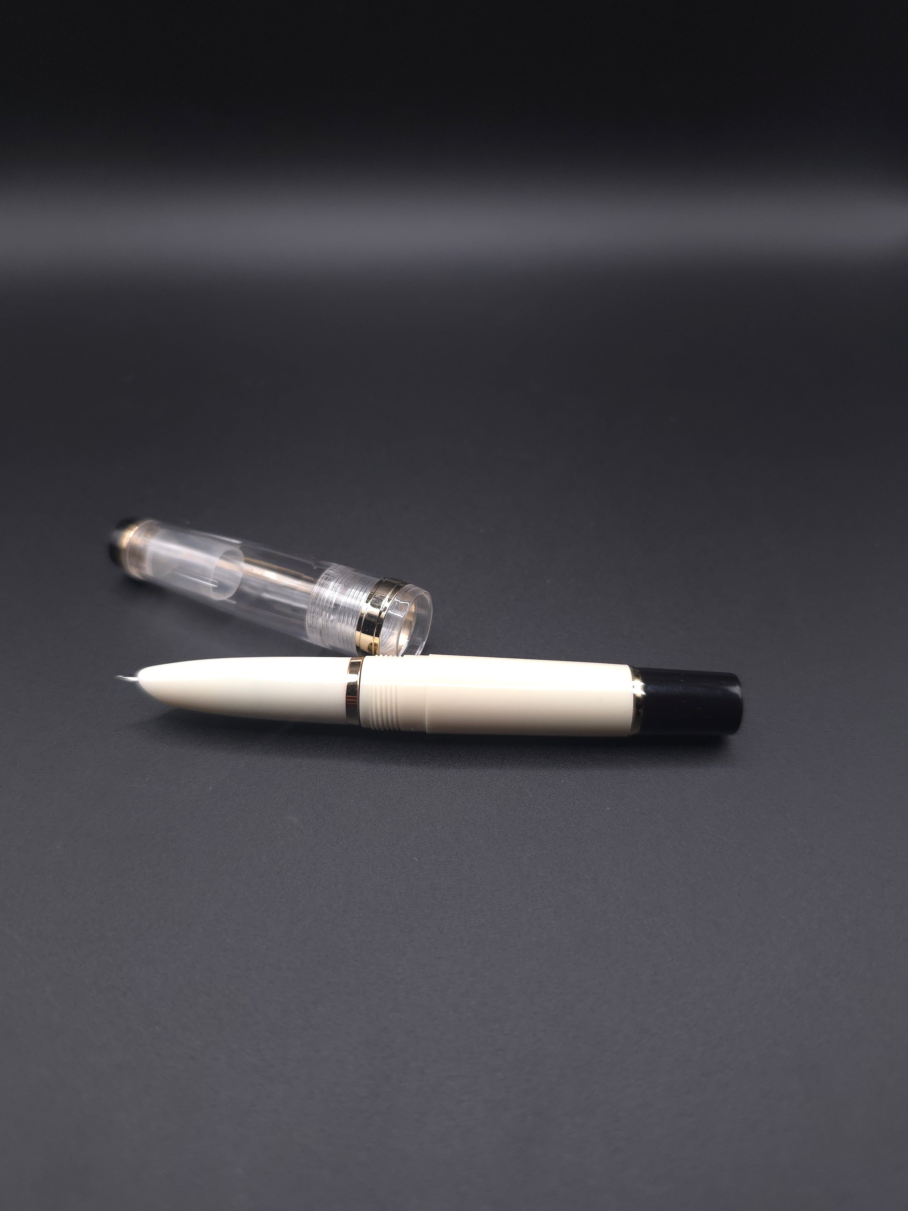 JINHAO 82 Mini (White / Black Clear Top) (extra fine)