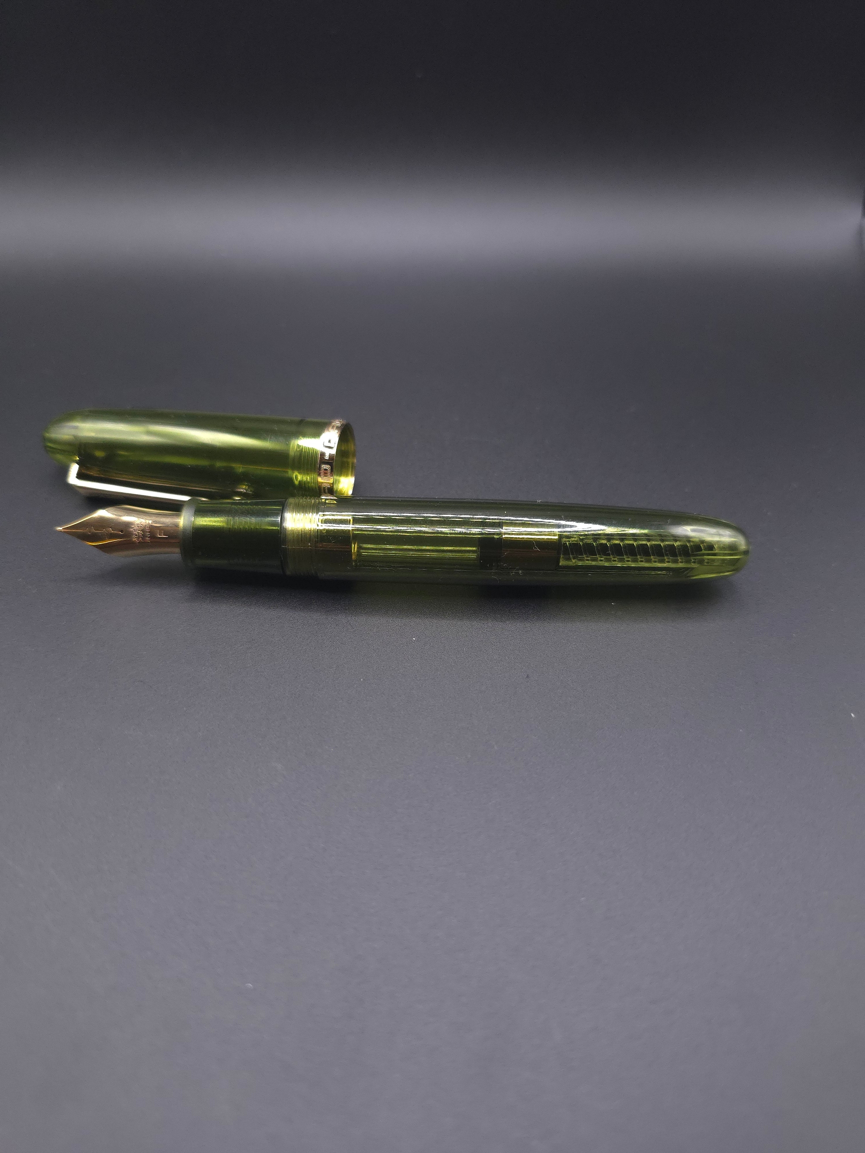 Jinhao 9019 Fountain Pen (clear green)(fine)
