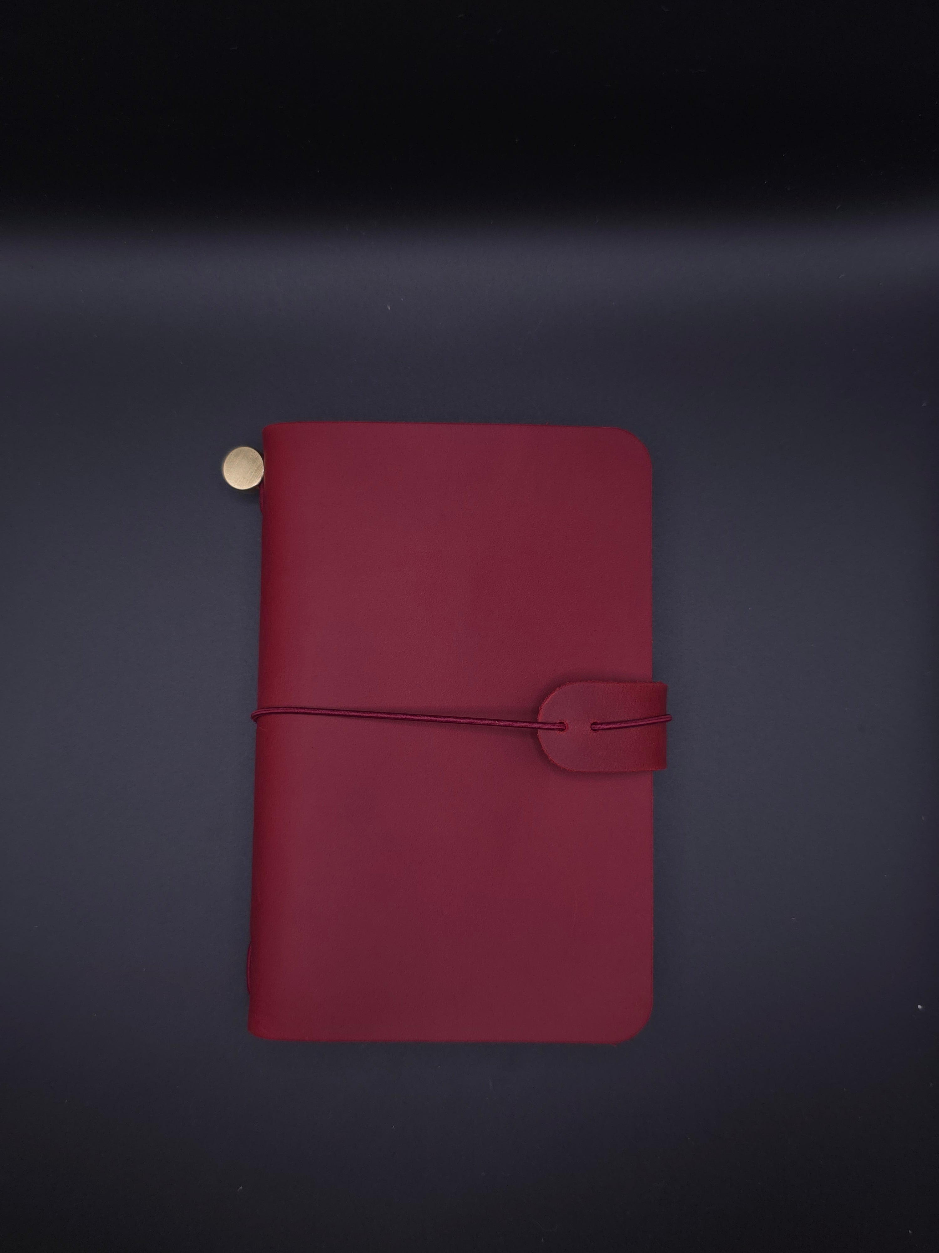 A Fine Line Writing Co. Leather Traveler's Journal – Passport (Jotter Size) (red)